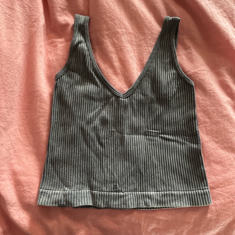 Aura Ribbed V-Neck Tank Top in Gray
